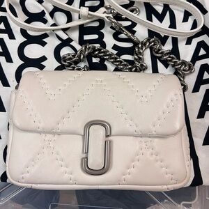 Marc Jacob’s Elegant Cream Quilted Women's Bag